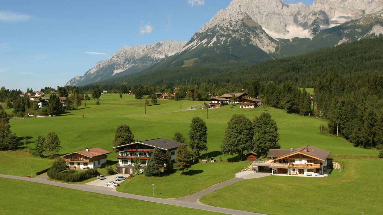 die wunderrschöne  Einzellage auf der Sonnseite die wunderrschöne  Einzellage auf der Sonnseite